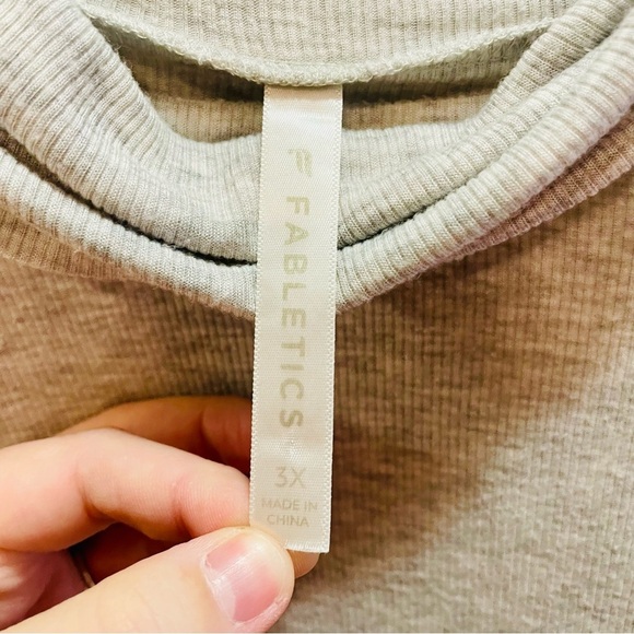 Fabletics Gray Turtleneck Long Sleeve Top 3X - Picture 5 of 7